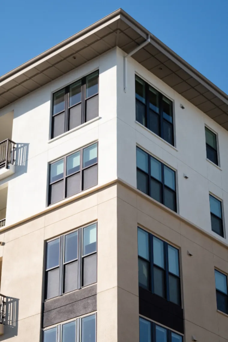 Converted industrial building with a flat roof in the Hudson Tea neighborhood of Hoboken